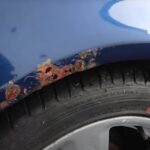 Korozija ugrožava auto, naročito pragove; preventiva je ključna za dug vek vozila.